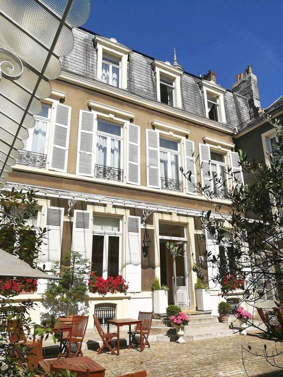 Enclos De L'Eveche Bed & Breakfast Boulogne-sur-Mer Exterior photo